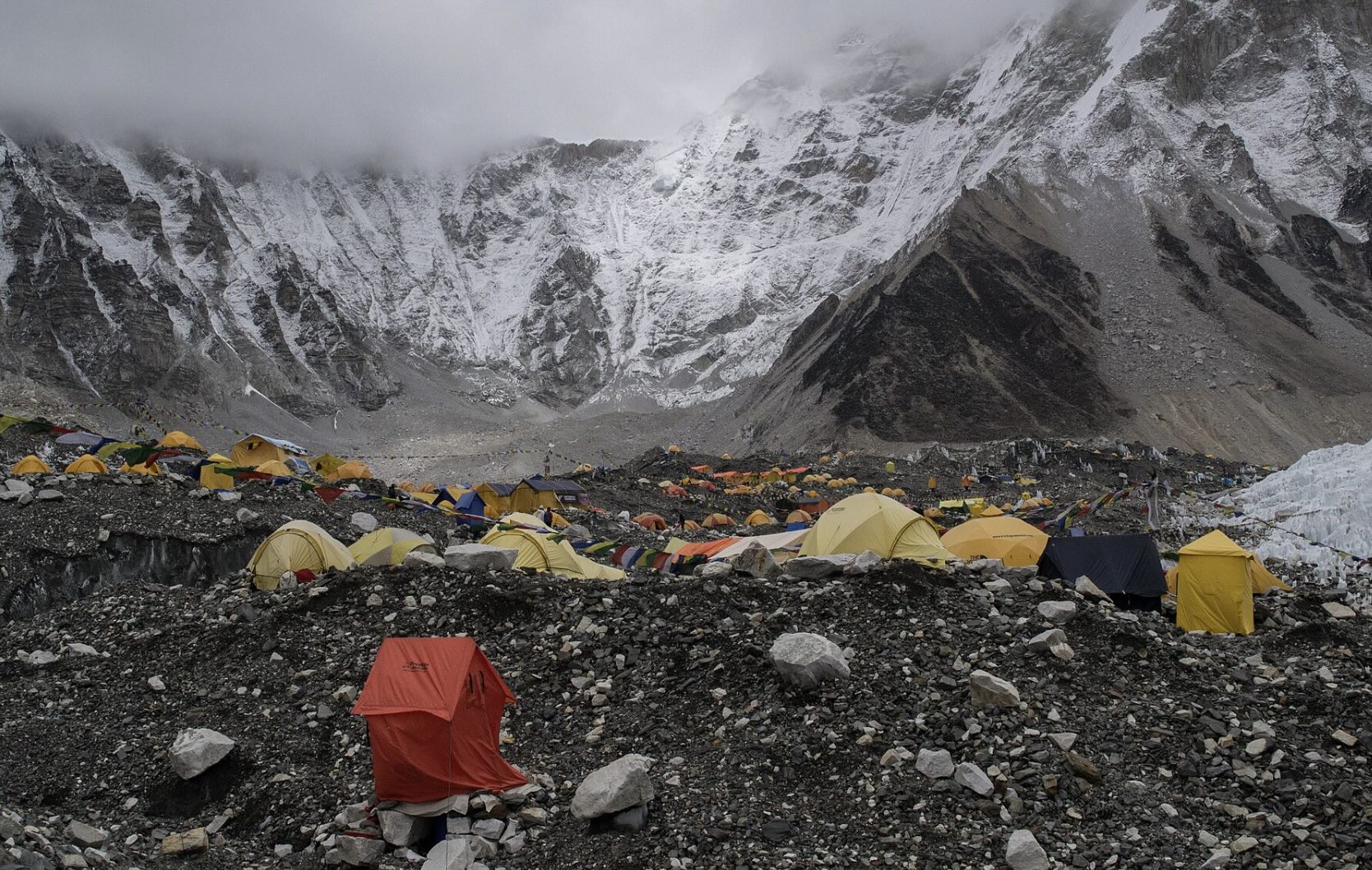 Group dug their way out with cooking pots after heavy snow strands hikers on Mt Everest